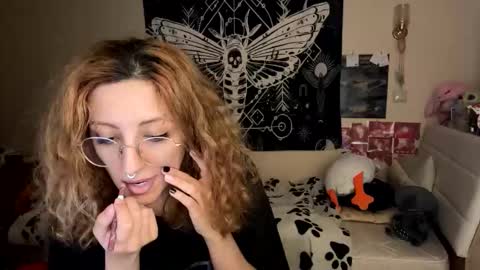 Snapshot of heavenlycreature chatting on November 9, 2025, 12:53 am Diana online show from November 9, 2025, 12:53 am