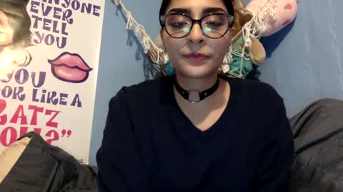 Snapshot of heavensbunny chatting on December 6, 2024, 2:57 am heaven the muslim slut online show from December 6, 2024, 2:57 am