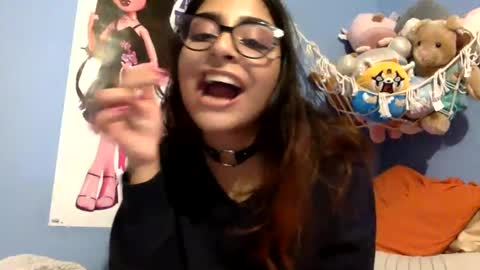 Snapshot of heavensbunny chatting on December 6, 2024, 6:04 am heaven the muslim slut online show from December 6, 2024, 6:04 am