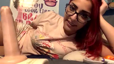 Snapshot of heavensbunny chatting on January 3, 2025, 1:16 am heaven the muslim slut online show from January 3, 2025, 1:16 am