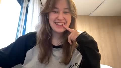 Molly online show from June 26, 2026, 6:12 pm