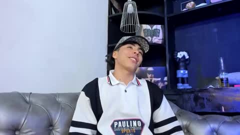 heellboy_ online show from November 20, 2025, 8:08 pm