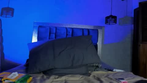 heellboy_ online show from November 25, 2025, 1:27 am