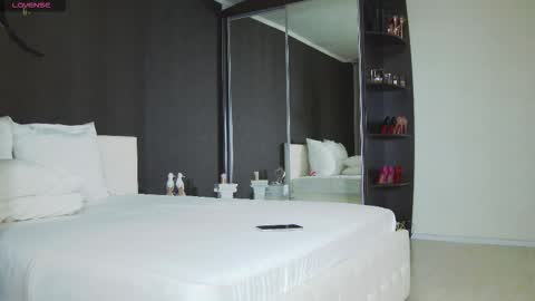 Helen online show from October 13, 2025, 4:18 pm