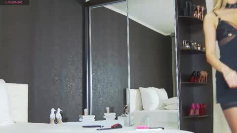 Helen online show from October 14, 2025, 2:29 pm