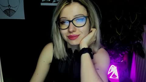 Snapshot of heidi_pleasure chatting on February 11, 2025, 1:51 pm Heidi online show from February 11, 2025, 1:51 pm