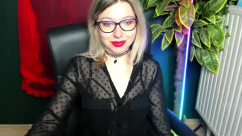Snapshot of heidi_pleasure chatting on May 12, 2026, 4:53 am Heidi online show from May 12, 2026, 4:53 am