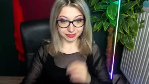 Snapshot of heidi_pleasure chatting on May 28, 2026, 5:16 am Heidi online show from May 28, 2026, 5:16 am