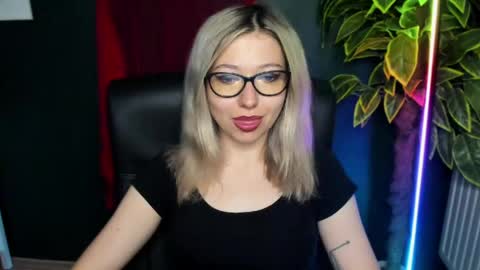 Snapshot of heidi_pleasure chatting on June 4, 2026, 6:30 am Heidi online show from June 4, 2026, 6:30 am