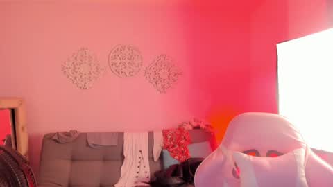 Heidi Palmer online show from June 16, 2026, 11:40 pm