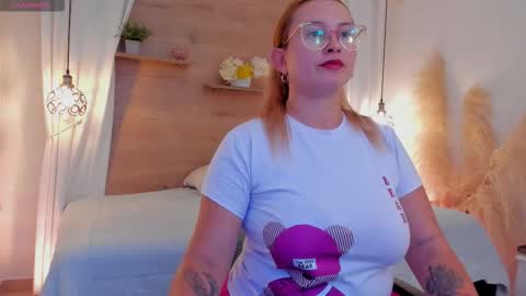 Snapshot of heidishayk chatting on September 16, 2025, 7:04 pm ANTARA REY online show from September 16, 2025, 7:04 pm