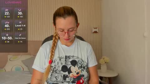 Snapshot of heidishayk chatting on October 10, 2025, 12:15 pm ANTARA REY online show from October 10, 2025, 12:15 pm