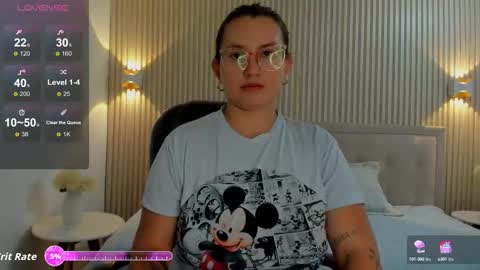 Snapshot of heidishayk chatting on October 17, 2025, 12:08 pm ANTARA REY online show from October 17, 2025, 12:08 pm