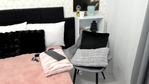 Snapshot of heidixcutie chatting on February 17, 2025, 4:42 am Heidi online show from February 17, 2025, 4:42 am