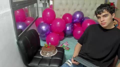 heiker_ online show from October 16, 2025, 3:29 am