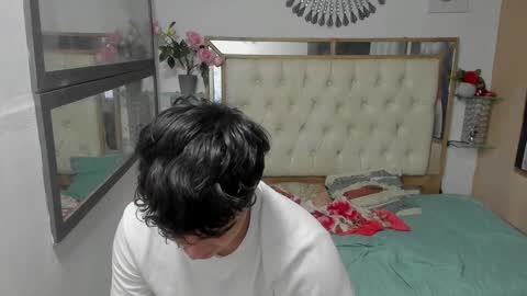 heiker_ online show from October 21, 2025, 4:57 am