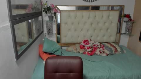 heiker_ online show from October 24, 2025, 2:41 am