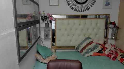 heiker_ online show from November 3, 2025, 2:35 am