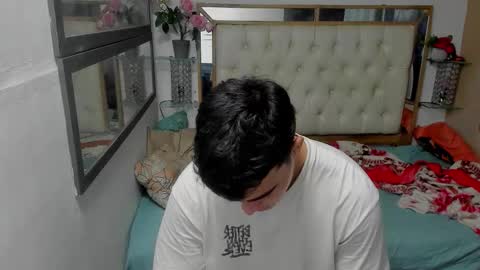 heiker_ online show from November 12, 2025, 2:56 am