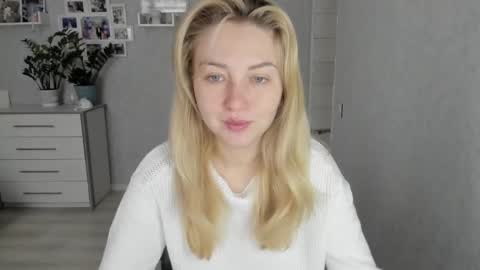 Snapshot of helen_angel_girl chatting on November 8, 2025, 6:46 am Helen sven online show from November 8, 2025, 6:46 am