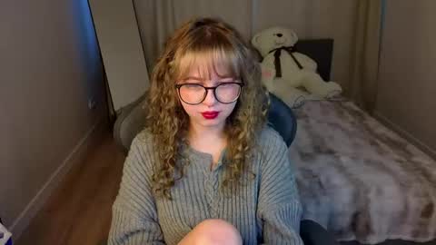 Helen Carson online show from April 15, 2026, 1:56 am