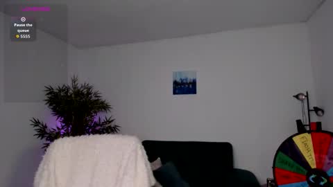 helen_miller online show from October 15, 2025, 9:04 pm