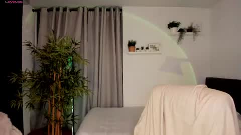 Snapshot of helen_miller chatting on July 23, 2026, 11:46 pm helen_miller online show from July 23, 2026, 11:46 pm