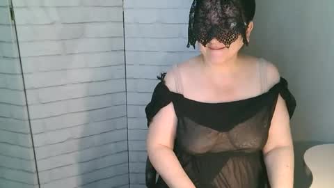 Helen online show from June 3, 2026, 2:58 am