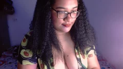 Snapshot of helena_grant chatting on January 14, 2025, 4:18 pm Helena online show from January 14, 2025, 4:18 pm