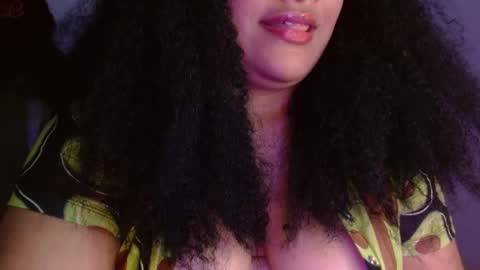 Snapshot of helena_grant chatting on January 22, 2025, 5:28 pm Helena online show from January 22, 2025, 5:28 pm