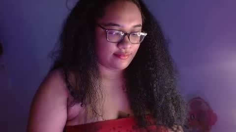 Snapshot of helena_grant chatting on February 4, 2025, 5:34 pm Helena online show from February 4, 2025, 5:34 pm