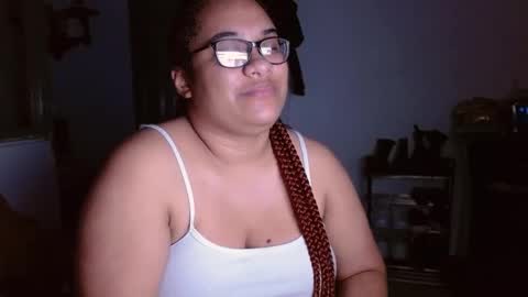 Snapshot of helena_grant chatting on February 18, 2025, 3:53 am Helena online show from February 18, 2025, 3:53 am