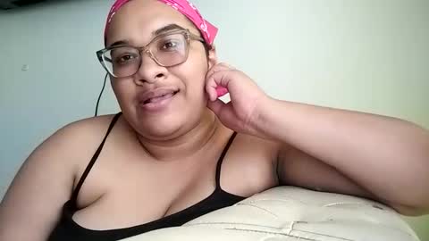 Snapshot of helena_grant chatting on March 12, 2026, 6:25 pm Helena online show from March 12, 2026, 6:25 pm