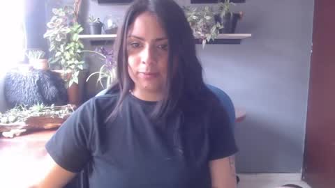 HELENA  online show from May 25, 2026, 4:35 pm