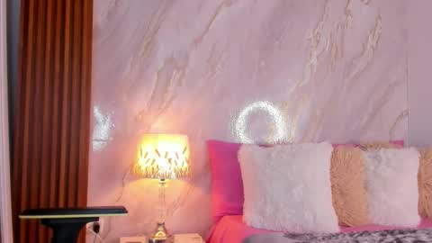 Helena Santos  online show from February 2, 2026, 10:58 am