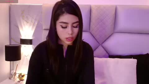 helena_whaite online show from July 1, 2026, 2:02 am