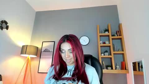 Snapshot of helenaduque_ chatting on October 13, 2025, 10:04 am Helena online show from October 13, 2025, 10:04 am