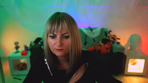 Snapshot of helenbeler chatting on November 1, 2025, 4:58 am helenbeler online show from November 1, 2025, 4:58 am