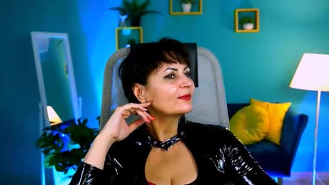 Snapshot of helenbeler chatting on November 7, 2025, 8:36 am helenbeler online show from November 7, 2025, 8:36 am