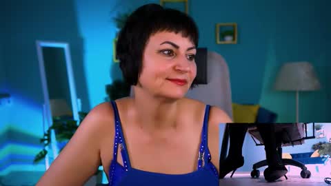 helenbeler online show from December 23, 2025, 5:38 am