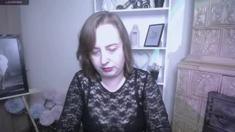 Snapshot of helenbrais chatting on November 4, 2025, 8:02 am Helen online show from November 4, 2025, 8:02 am