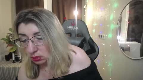 helenenigma online show from January 25, 2025, 2:15 am