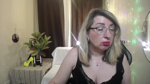 helenenigma online show from January 30, 2025, 2:06 am