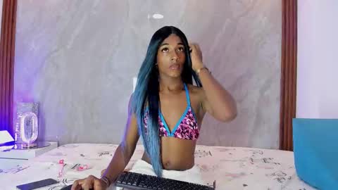 helenjhons online show from January 8, 2026, 6:43 pm