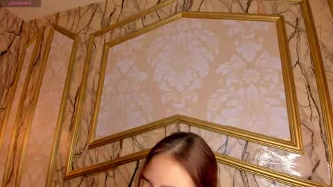 Helen or Hells online show from March 4, 2026, 12:33 pm