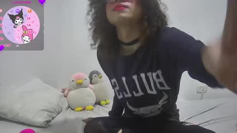 Snapshot of helia_n_amy chatting on December 14, 2024, 4:01 am Helia Transfem and Amy online show from December 14, 2024, 4:01 am