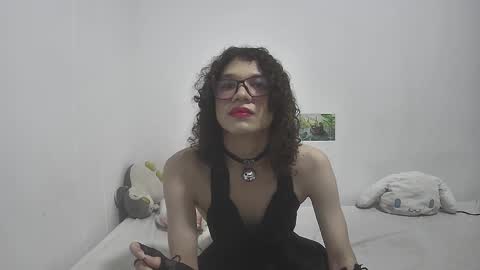 Snapshot of helia_n_amy chatting on December 24, 2024, 9:55 pm Helia Transfem and Amy online show from December 24, 2024, 9:55 pm