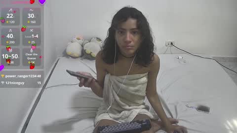 Snapshot of helia_n_amy chatting on January 6, 2025, 3:08 pm Helia Transfem and Amy online show from January 6, 2025, 3:08 pm
