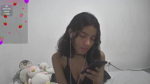Snapshot of helia_n_amy chatting on January 8, 2025, 5:26 pm Helia Transfem and Amy online show from January 8, 2025, 5:26 pm