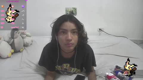 Snapshot of helia_n_amy chatting on January 24, 2025, 3:34 pm Helia Transfem and Amy online show from January 24, 2025, 3:34 pm